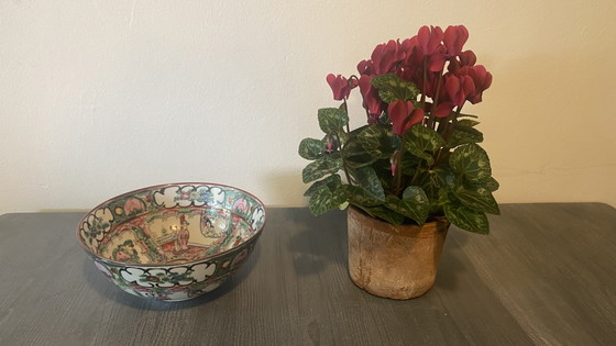 Beautiful Vintage Chinese 'Rose Medallion' Porcelain Bowl – Ø 18 cm – China (photo 8 of 8)