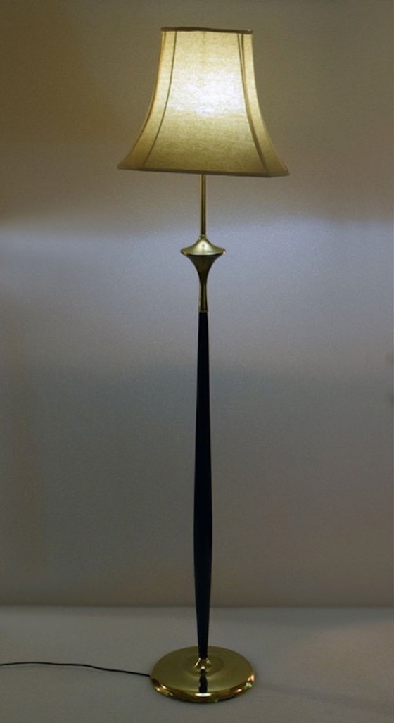 Image 1 of Vloerlamp van mahoniehout en messing, jaren 1950