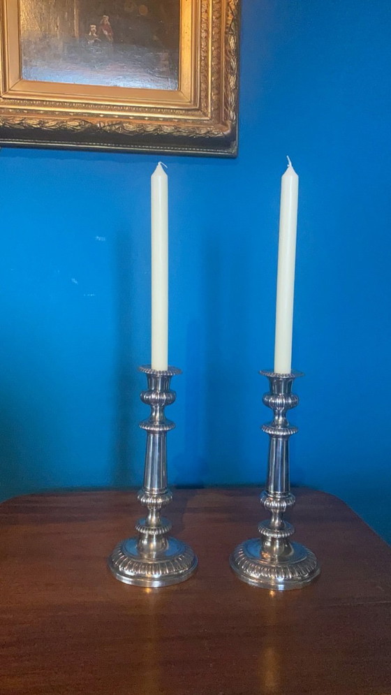 Image 1 of Ein Paar wunderschöner, dekorativer, versilberter Kerzenleuchter, ca. 1880