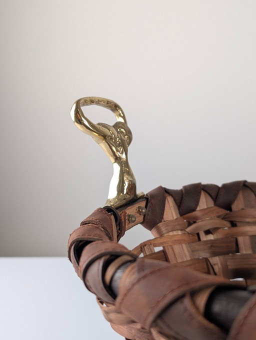 David Marshall Brutalist Splint Wood and Cast Brass Basket, 1970s – decoratieve objecten, Leather (photo 2 of 15)