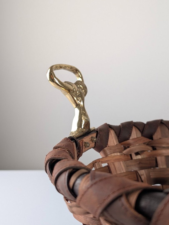 David Marshall Brutalist Splint Wood and Cast Brass Basket, 1970s – Decorative Objects, Leather (photo 2 of 15)