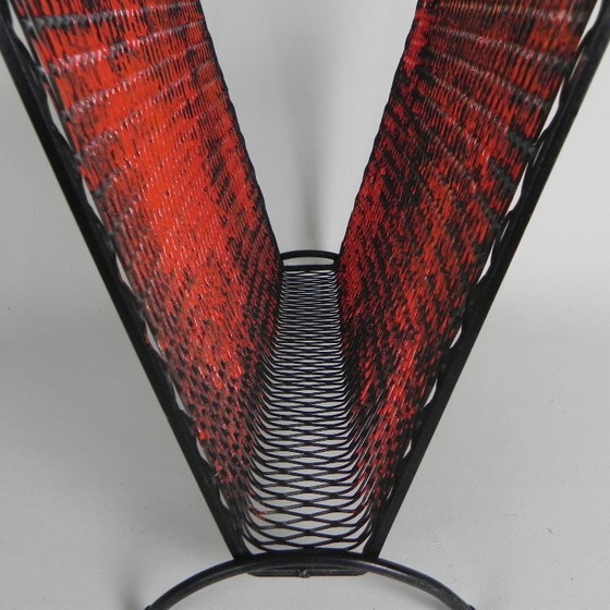 Image 1 of Vintage stalen bijzettafeltje met tijdschriftenrek, jaren 50