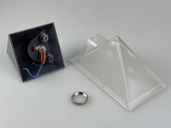 Image 1 of Lampada da parete a cubo Peill &amp; Putzler anni '60 e '70, applique in vetro ghiacciato, era spaziale