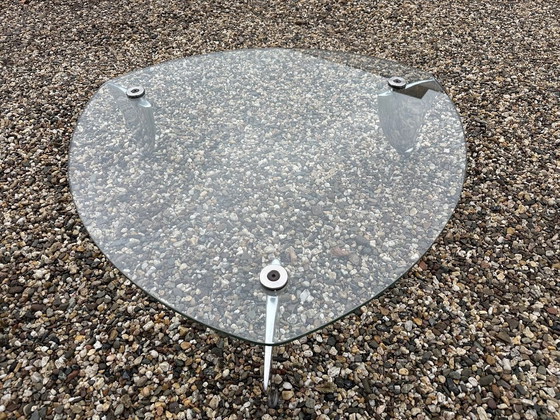 Image 1 of Table basse Flipper en verre et aluminium, modèle conçu par Matthew Hilton pour SCP, années 1980