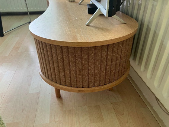 Image 1 of Designer-TV-Schrank aus Eiche mit Rollladen