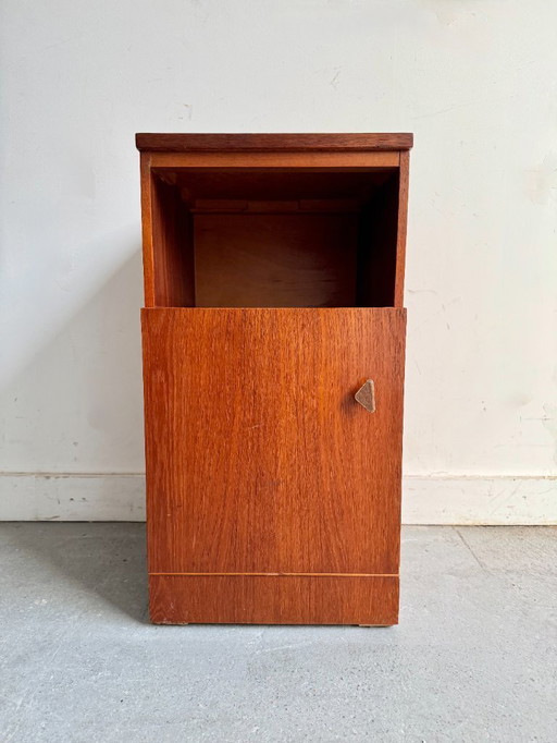 Comodino vintage con mobiletto