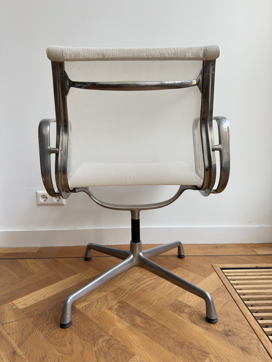 Image 1 of Vitra Eames Segmented Dining Table With 6x Vitra Eames EA107 Chairs