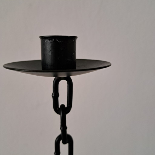 Candelabro de cadena brutalista