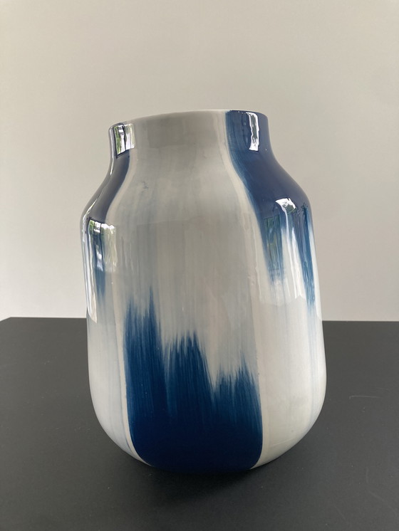 Image 1 of Vaso con moderno motivo a righe