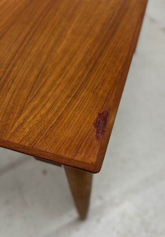 Image 1 of Dänischer Petite Teak-Schreibtisch, 1950er Jahre.