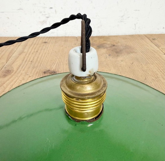 Image 1 of Industriële groene emaille lamp, jaren 30