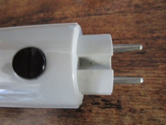 Image 1 of Lampada da tavolo retrò con attacco in metallo bianco/grigio, di grandi dimensioni.