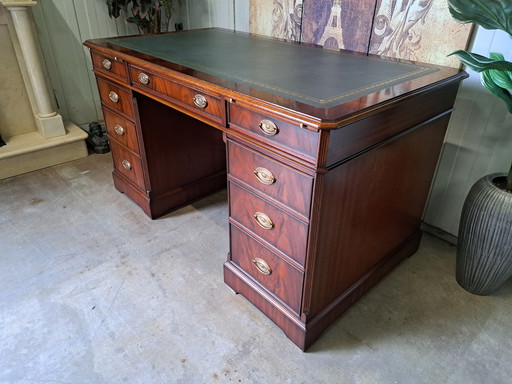 Helden classique, table à écrire, bureau dim. 138x76cm et 77cm de haut