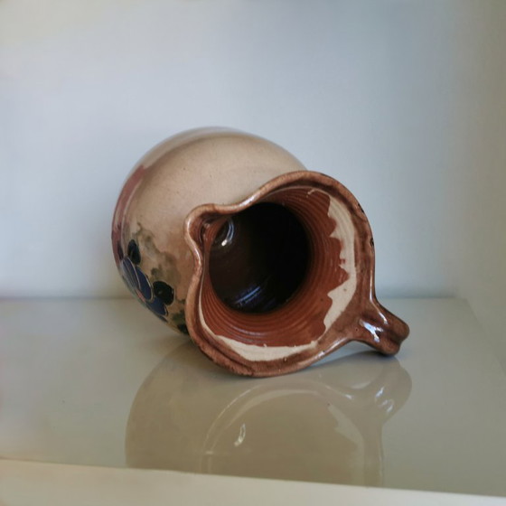 Image 1 of Cruche en argile faite main - signée