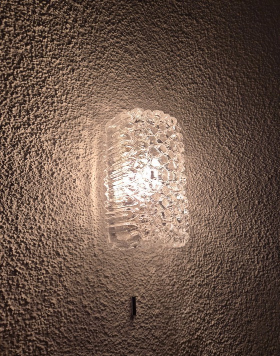 Image 1 of Glashütte Limburg wandarmatuur van ijsglas met trekschakelaar, vintage lamp uit 1960