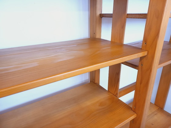 Image 1 of Grote modulaire boekenkast in 6 secties met 30 vintage grenenhouten planken uit de jaren 70 en 80.