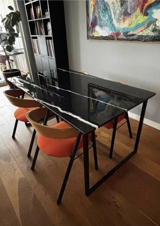 Image 1 of Table de salle à manger en marbre Nero Marquina, 160 x 90 cm, piètement en acier

