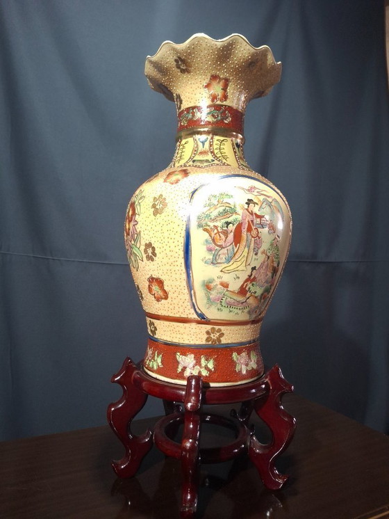 Image 1 of Large polychrome Chinese vase, 45 cm