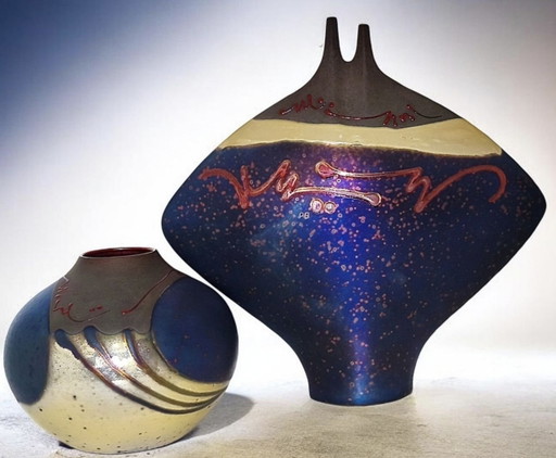 Impresionantes Jarrones de Cerámica de Estudio Joan Carrillo – Esmalte de Lustre Iridiscente – Set de 2 (Impecables)