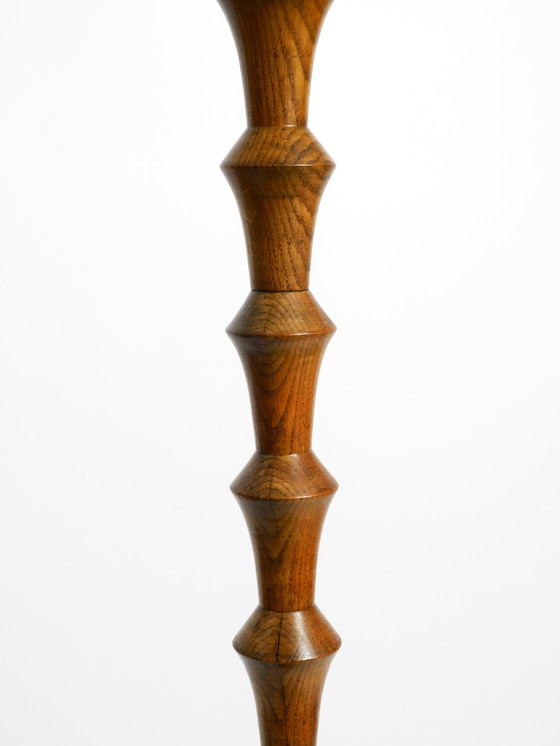 Image 1 of Preciosa lámpara de pie grande original alemana de los años 30 de madera de roble oscuro sin pantalla