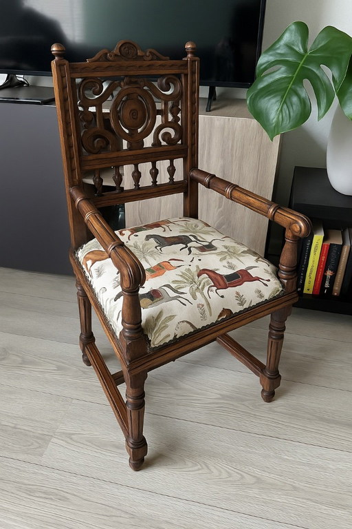 Charmante antieke kinderstoel