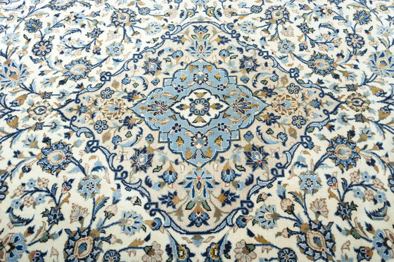 Image 1 of Tappeto orientale Kashan in sughero annodato a mano – 405 x 294 cm – Raffinati motivi floreali
