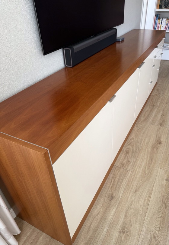 Pastoe L-series Sideboard cherry wood / cream white / aluminum handles – Aluminium (photo 2 of 6)