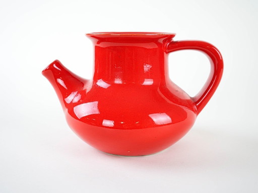 Jarra de cerámica roja, diseño danés, década de 1960, fabricada en Dinamarca.