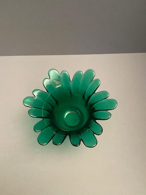 La Porcelana Bianca vase in green glass.