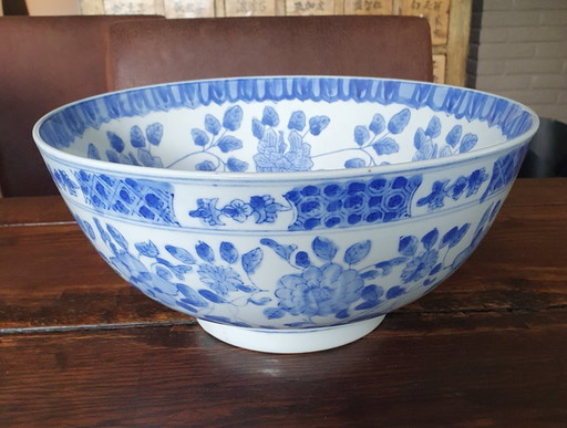 Beautiful antique blue and white bowl, hand-painted