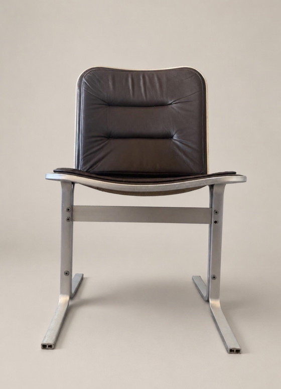 Raro set di 4 sedie da pranzo di Eric Sigfrid Persson — Svezia, anni '70 – Aluminium, Leather (photo 13 of 15)