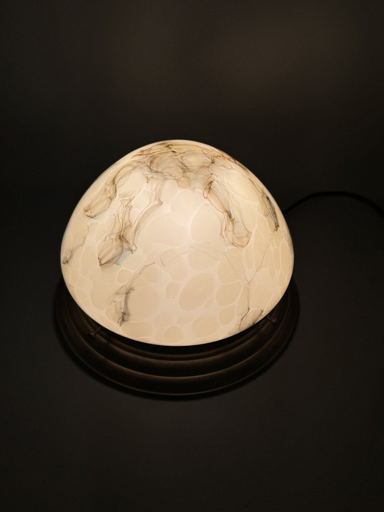 Image 1 of Vintage gemarmerde plafondlamp – elegantie in glas en messing