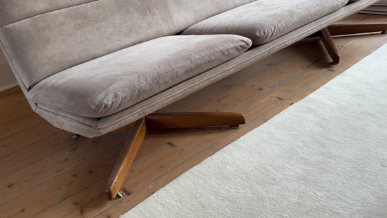 Image 1 of Divano Georges van Rijck Beaufort anni '50 con gambe in legno