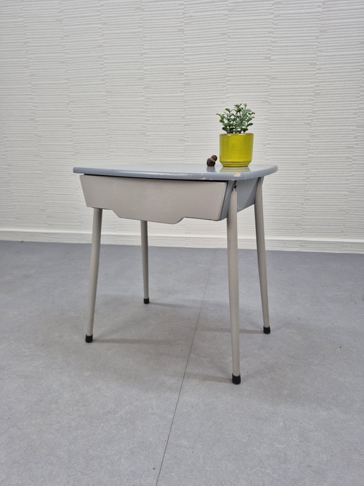 Vintage Nachtkastje/Bijzettafel Met Lade Jaren 50.
