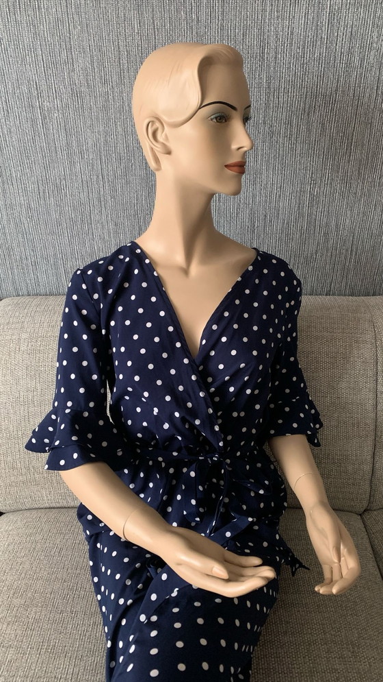 Image 1 of Vrouwelijke Mannequin