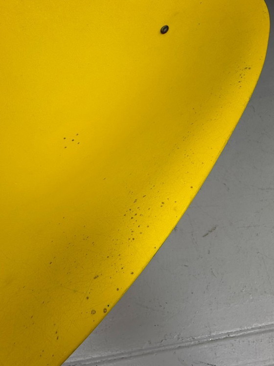 Image 1 of Fauteuil lounge trépied en fibre de verre jaune Ed Merat, France, 1956