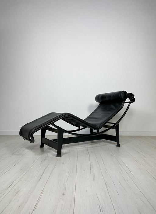 Chaise longue LC4 vintage de Le Corbusier Perriand Jeanneret para Cassina All Black