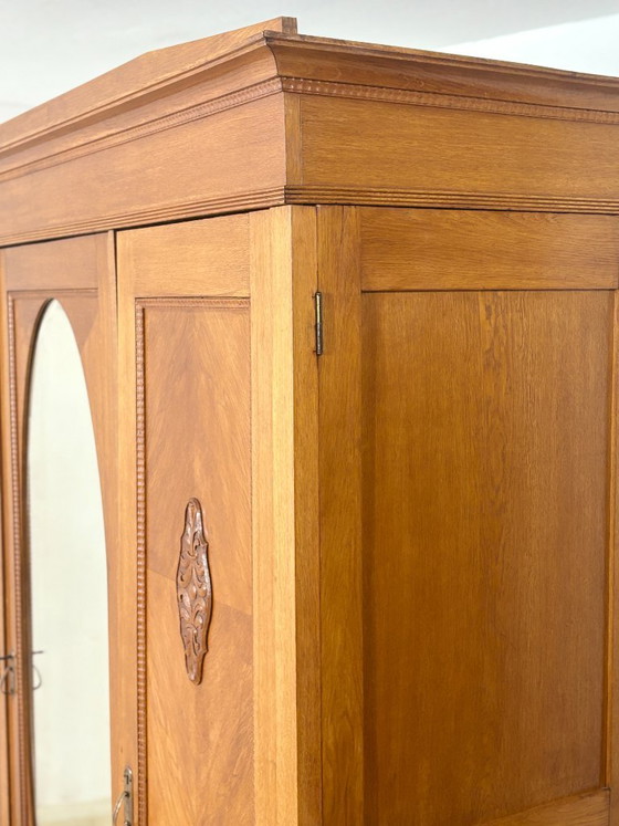 Art Nouveau wardrobe | linen cupboard | oak, circa 1920, with mirror | German design – Wood (photo 9 of 12)