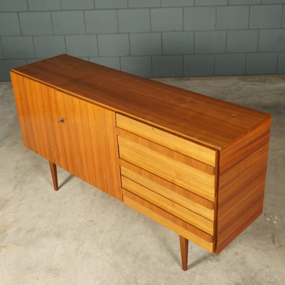 Image 1 of Vintage notenhouten sideboard – Otto Schmidt Möbelfabrik – jaren 60