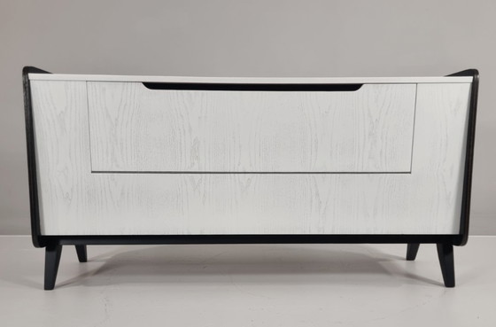 Image 1 of Vintage commode van essenhout, jaren 70