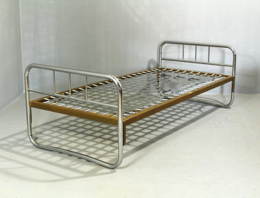 Bauhaus-Bett – eenpersoonsbedden, Cast Iron (photo 2 of 8)