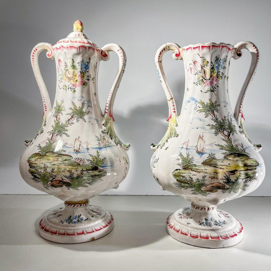 Vases couverts de Joseph Gaspard Robert pour Faïencerie de Marseille, 18e siècle, lot de 2 – Ceramic (photo 15 of 22)