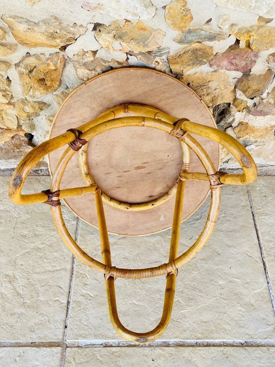 Image 1 of Mesita auxiliar de bambú y ratán de mediados de siglo, década de 1960.