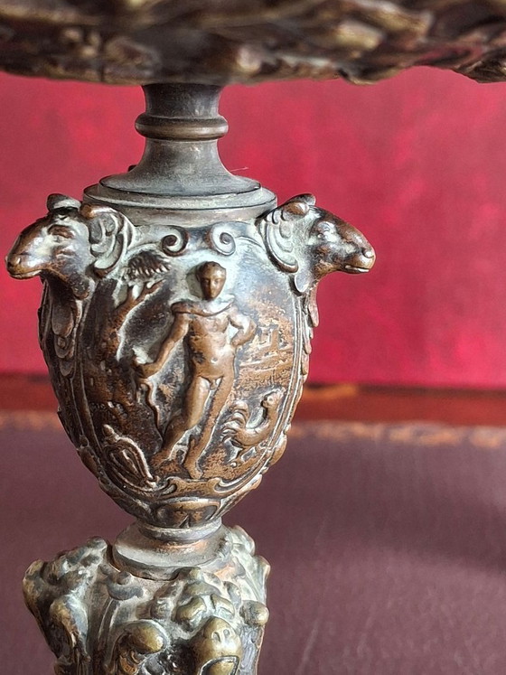 Image 1 of Paar Bronzebecher des Zweiten Kaiserreichs im antiken Stil: Der Triumph der Tugend und Neptun und Amphitrite