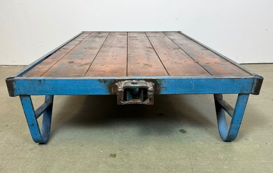 Image 1 of Großer blauer Industrie-Couchtischwagen, 1960er Jahre