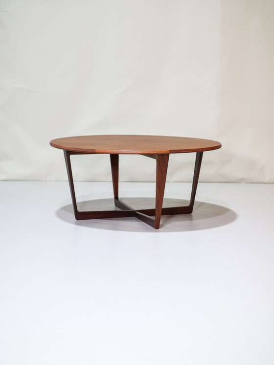 Image 1 of Table basse ronde en teck vintage danoise