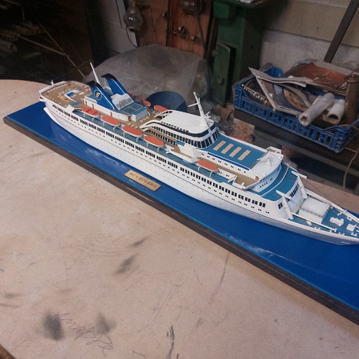 Scale Model Ship Bolero
