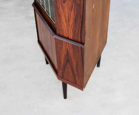 Image 1 of Vetrina/mobile angolare danese d'epoca