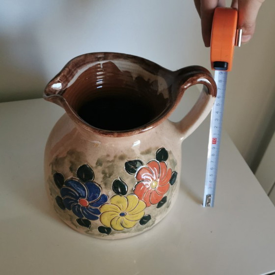 Image 1 of Cruche en argile faite main - signée