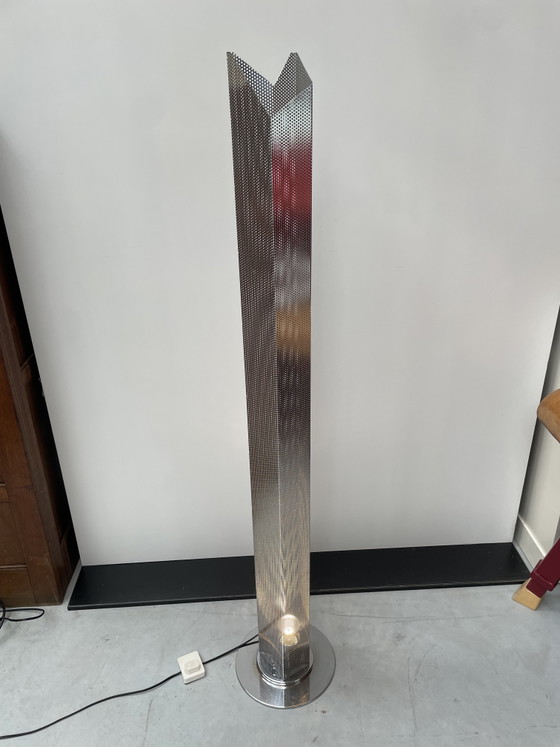 Postmoderne “Wolkenkrabber” Lamp, Italië Jaren 80 – Vloerlampen, Metal, Chrome (photo 3 of 8)